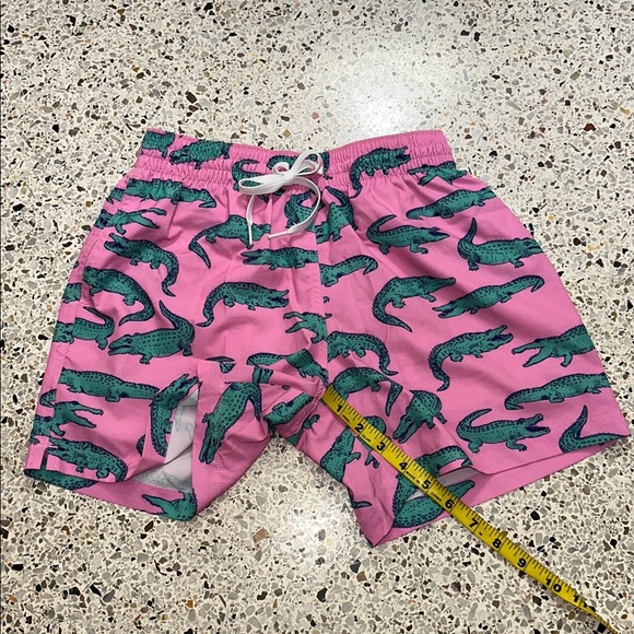Chubbies The Glades pink green alligator swim trunks XS - Picture 6 of 7